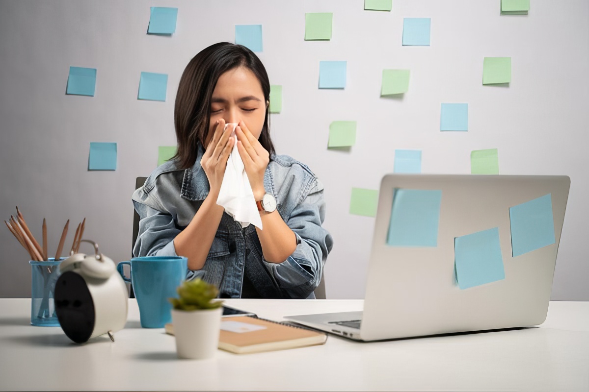 Mengapa Anda Harus Menghindari Lembur Saat Sakit Flu?